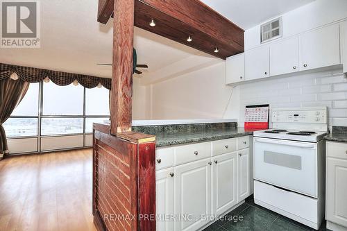 1901 - 10 Martha Eaton Way, Toronto, ON - Indoor Photo Showing Kitchen