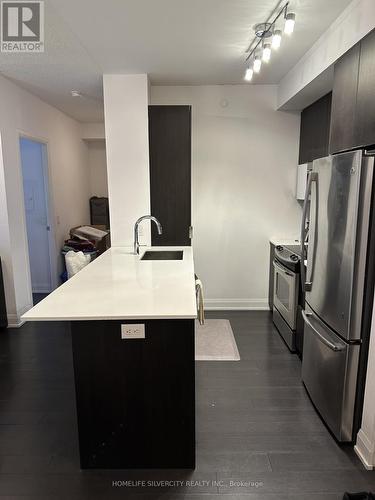 3209 - 56 Annie Craig Drive, Toronto, ON - Indoor Photo Showing Kitchen