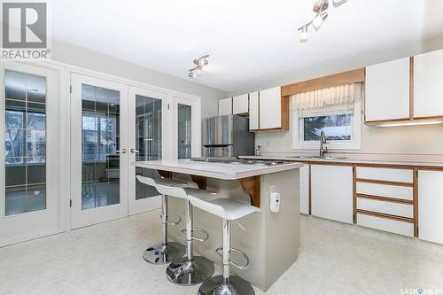 1018 Whitewood Crescent, Saskatoon, SK - Indoor Photo Showing Kitchen