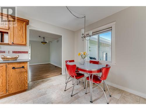 Main Floor, Dining Area - 2303 19 Street, Vernon, BC - Indoor