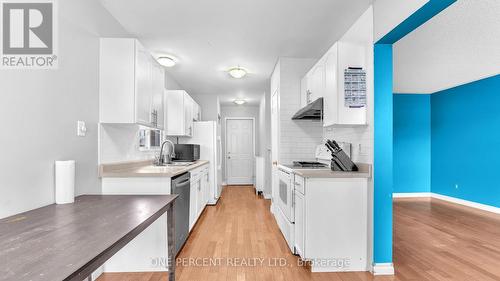 38 Mcmanus Place, London, ON - Indoor Photo Showing Kitchen