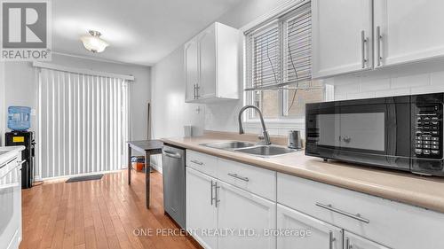 38 Mcmanus Place, London, ON - Indoor Photo Showing Kitchen With Double Sink