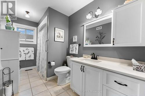 537 Angus Campbell Drive, Pembroke, ON - Indoor Photo Showing Bathroom