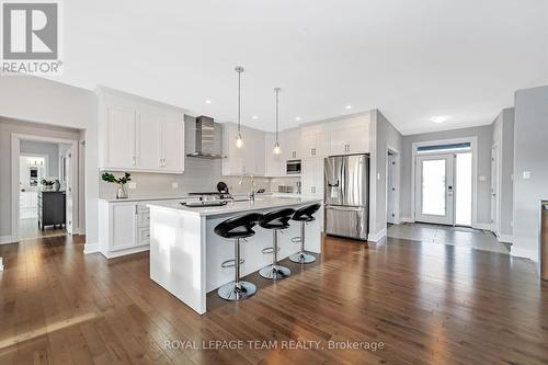 1595 Rangeland Avenue, Ottawa, ON - Indoor Photo Showing Kitchen With Upgraded Kitchen