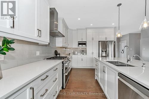 1595 Rangeland Avenue, Ottawa, ON - Indoor Photo Showing Kitchen With Double Sink With Upgraded Kitchen