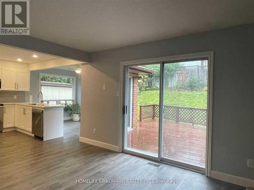 Upper - 2 Gibbon Drive, Barrie, ON - Indoor Photo Showing Kitchen