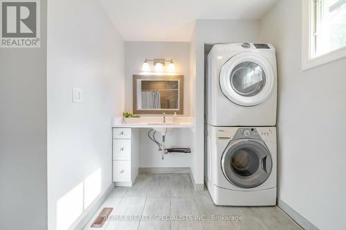 12614 22 Side Road, Halton Hills, ON - Indoor Photo Showing Laundry Room