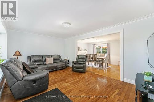 12614 22 Side Road, Halton Hills, ON - Indoor Photo Showing Living Room