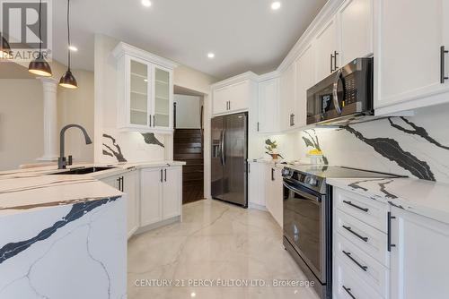 345 Nairn Circle, Milton, ON - Indoor Photo Showing Kitchen With Stainless Steel Kitchen With Upgraded Kitchen