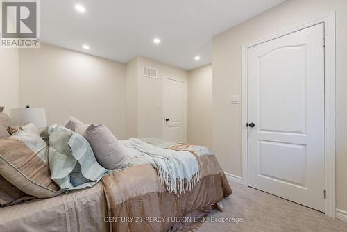 345 Nairn Circle, Milton, ON - Indoor Photo Showing Bedroom