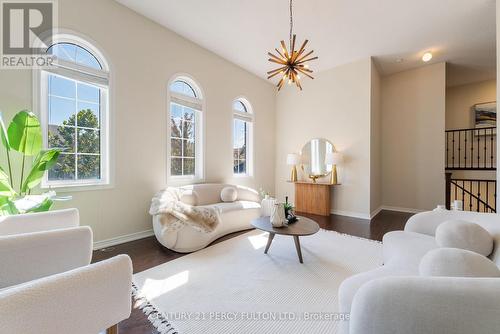 345 Nairn Circle, Milton, ON - Indoor Photo Showing Living Room