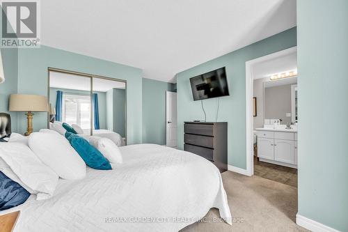 23 - 515 North Service Road, Hamilton, ON - Indoor Photo Showing Bedroom