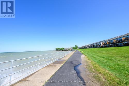 23 - 515 North Service Road, Hamilton, ON - Outdoor With View