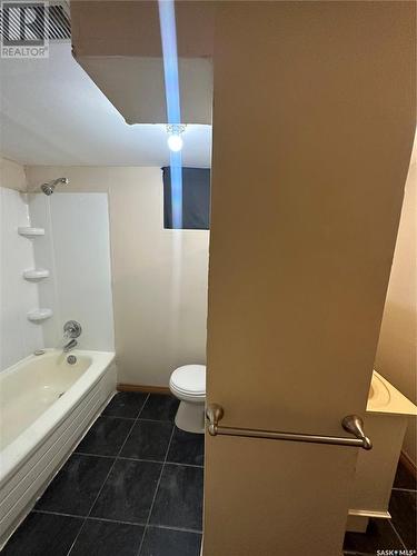 3520 Dewdney Avenue, Regina, SK - Indoor Photo Showing Bathroom