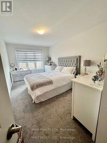 60 - 166 Deerpath Drive, Guelph, ON - Indoor Photo Showing Bedroom