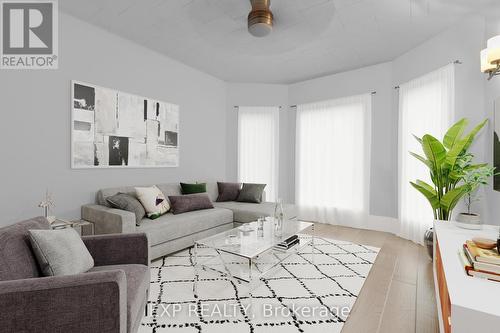 152 Terrace Hill Street, Brantford, ON - Indoor Photo Showing Living Room