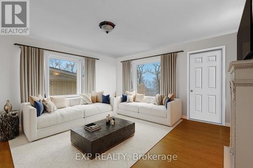 152 Terrace Hill Street, Brantford, ON - Indoor Photo Showing Living Room