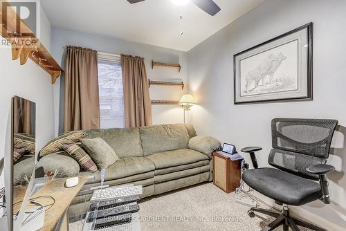 8 Bromley Road, Hamilton, ON - Indoor Photo Showing Living Room