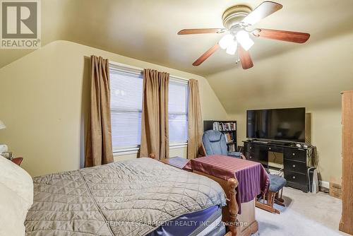 8 Bromley Road, Hamilton, ON - Indoor Photo Showing Bedroom