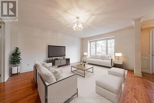 17 - 105 Wilson Street, Hamilton, ON - Indoor Photo Showing Living Room