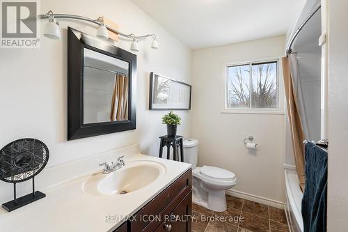 548 Short Street, Petrolia, ON - Indoor Photo Showing Bathroom