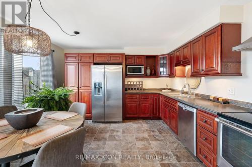 548 Short Street, Petrolia, ON - Indoor Photo Showing Kitchen With Double Sink