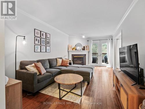 210 Lawrence Lane, Pelham (662 - Fonthill), ON - Indoor Photo Showing Living Room With Fireplace