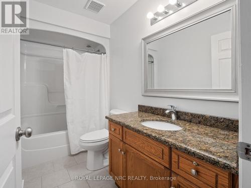 210 Lawrence Lane, Pelham (662 - Fonthill), ON - Indoor Photo Showing Bathroom