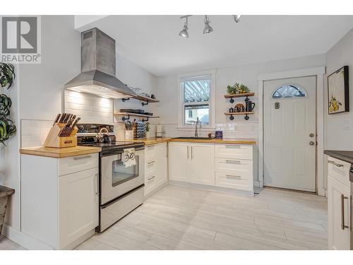 11212 Victoria Road, Summerland, BC - Indoor Photo Showing Kitchen