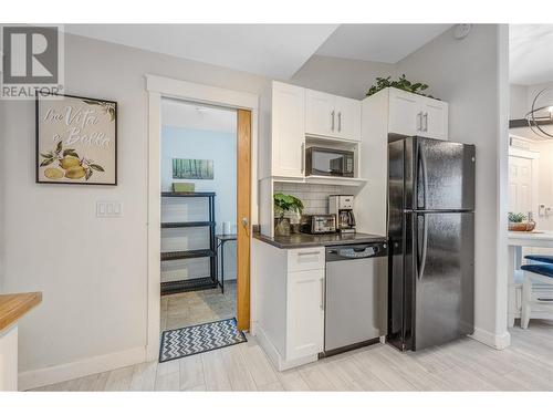 11212 Victoria Road, Summerland, BC - Indoor Photo Showing Kitchen