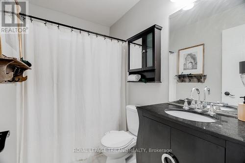 42 Oregon Road, London, ON - Indoor Photo Showing Bathroom