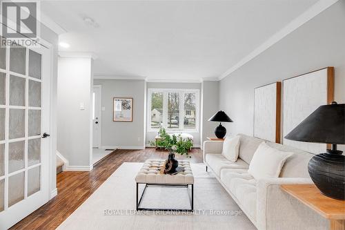 42 Oregon Road, London, ON - Indoor Photo Showing Living Room