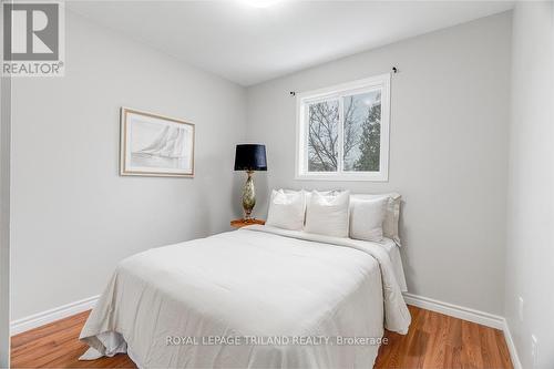 42 Oregon Road, London, ON - Indoor Photo Showing Bedroom