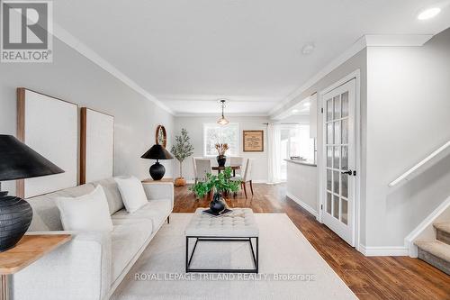 42 Oregon Road, London, ON - Indoor Photo Showing Living Room