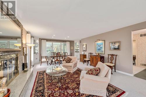 720 Hillcrest Drive, London, ON - Indoor Photo Showing Living Room With Fireplace