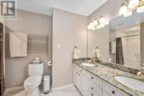 720 Hillcrest Drive, London, ON - Indoor Photo Showing Bathroom