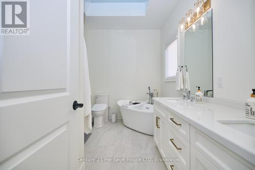 3532 Canfield Crescent, Fort Erie (327 - Black Creek), ON - Indoor Photo Showing Bathroom