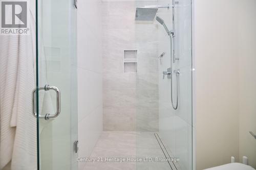 3532 Canfield Crescent, Fort Erie (327 - Black Creek), ON - Indoor Photo Showing Bathroom