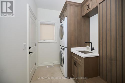 3532 Canfield Crescent, Fort Erie (327 - Black Creek), ON - Indoor Photo Showing Laundry Room