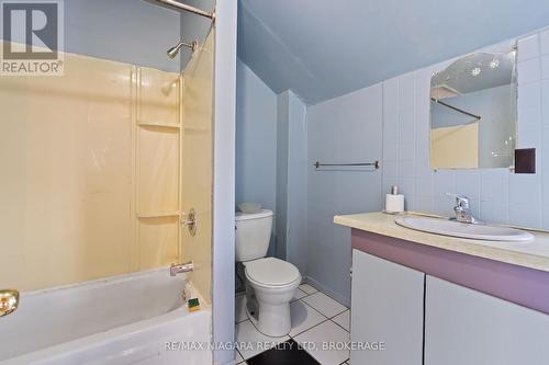 698 King Street, Port Colborne (877 - Main Street), ON - Indoor Photo Showing Bathroom