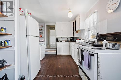 698 King Street, Port Colborne (877 - Main Street), ON - Indoor Photo Showing Kitchen