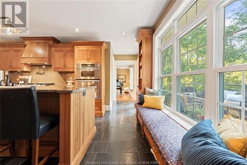 136 Main Street West, Kingsville, ON - Indoor Photo Showing Kitchen