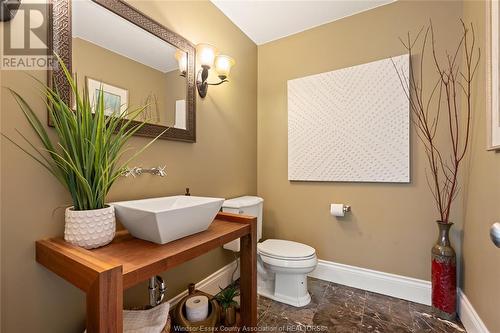 136 Main Street West, Kingsville, ON - Indoor Photo Showing Bathroom