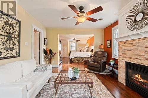 136 Main Street West, Kingsville, ON - Indoor Photo Showing Living Room With Fireplace