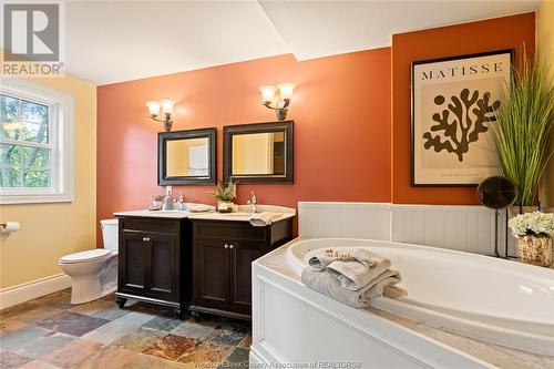 136 Main Street West, Kingsville, ON - Indoor Photo Showing Bathroom