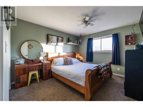 800 Valhalla Drive Unit# 64, Kamloops, BC - Indoor Photo Showing Bedroom