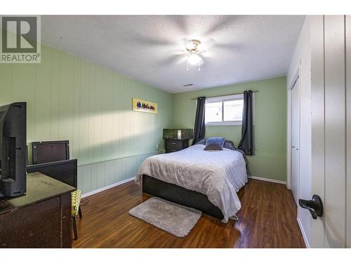 800 Valhalla Drive Unit# 64, Kamloops, BC - Indoor Photo Showing Bedroom