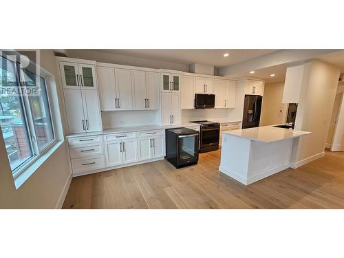 217 Elm Avenue Unit# 301, Penticton, BC - Indoor Photo Showing Kitchen