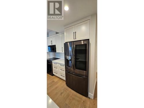 217 Elm Avenue Unit# 301, Penticton, BC - Indoor Photo Showing Kitchen