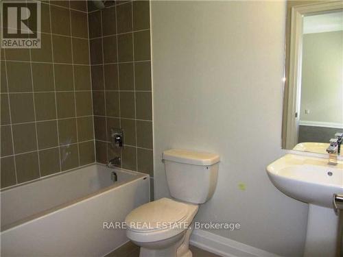 16 Plowman Lane, Richmond Hill, ON - Indoor Photo Showing Bathroom